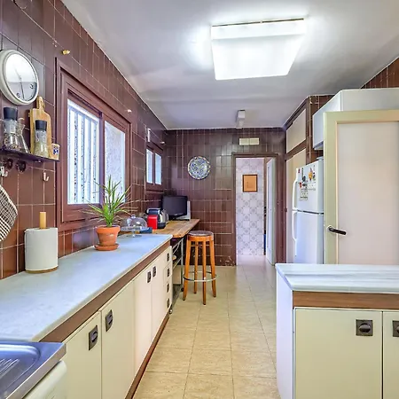 Holiday home Pet Friendly In With Kitchen Breda